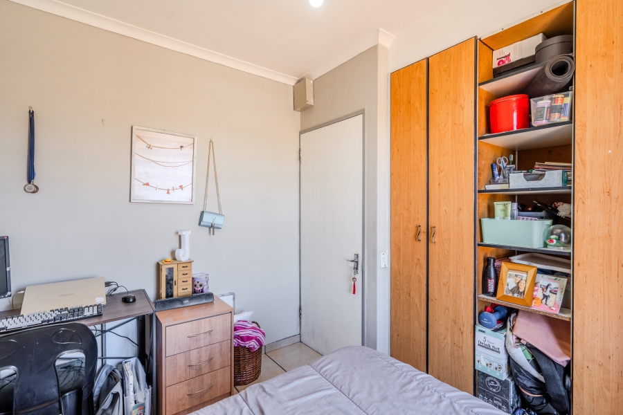 5 Bedroom Property for Sale in Ottery Western Cape